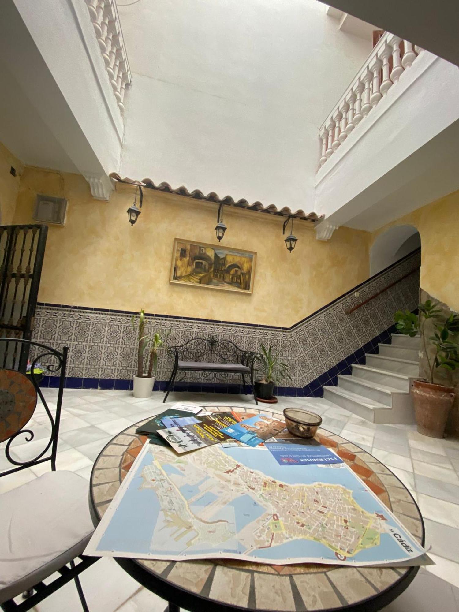 Patio Andalusi Junto A La Vina Lejlighed Cádiz Eksteriør billede